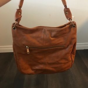 Beautiful tan Co-Lab vegan leather shoulder bag!